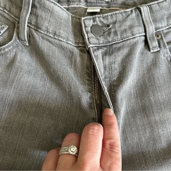 L.L. Bean Women’s 1912 Jeans | Classic Fit | Gray Wash | size 8 - Picture 8 of 13